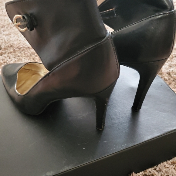 Nine West Ankle Strap Heels - Picture 2 of 3